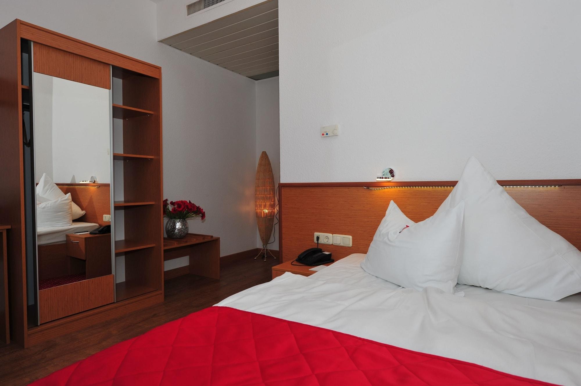 Arthotel Ambassador Wiesbaden - Free Parking Exterior foto