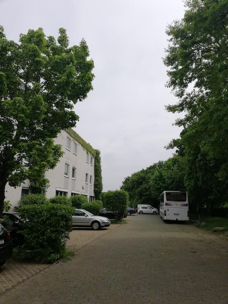 Arthotel Ambassador Wiesbaden - Free Parking Exterior foto