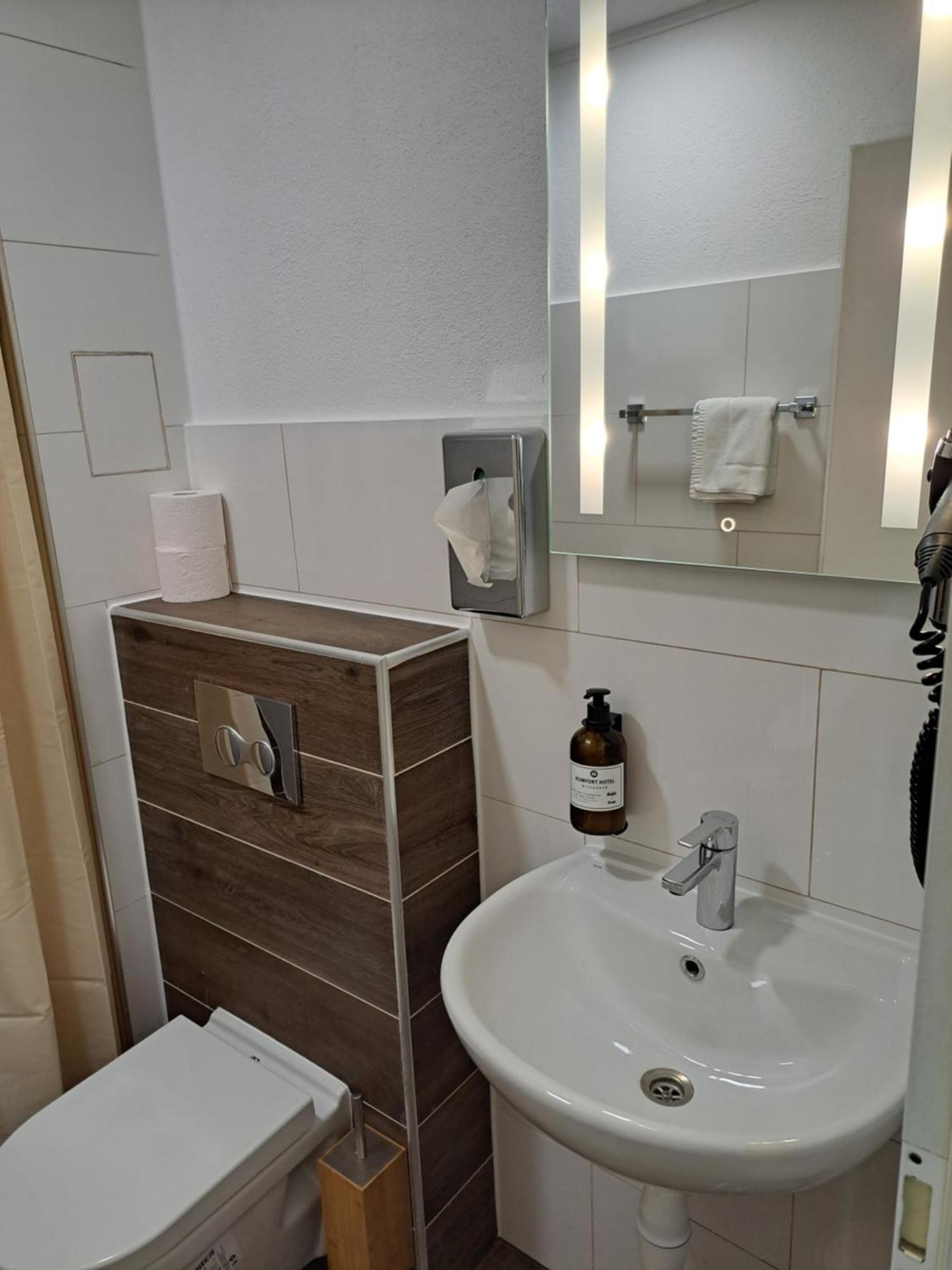 Arthotel Ambassador Wiesbaden - Free Parking Exterior foto